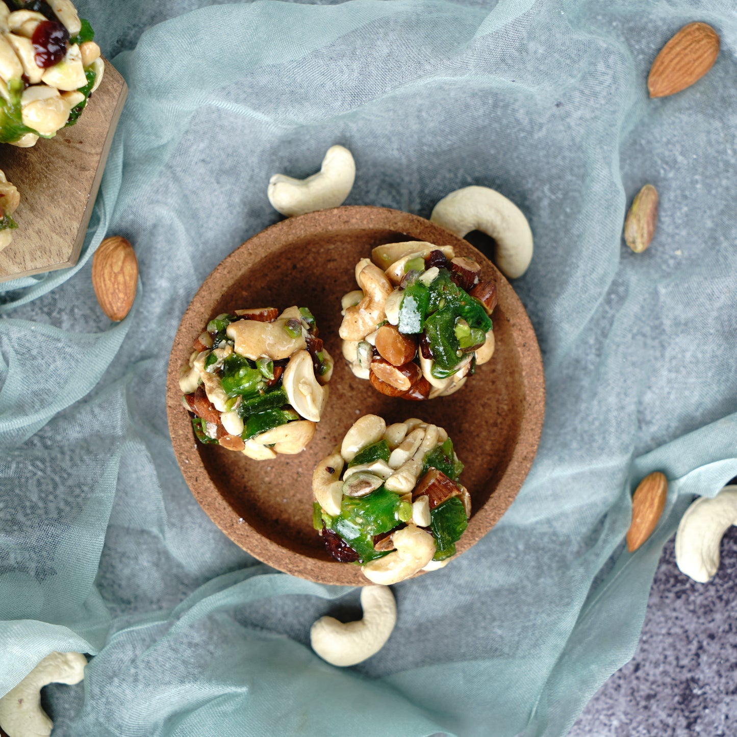 Kiwi Dry Fruit Laddu